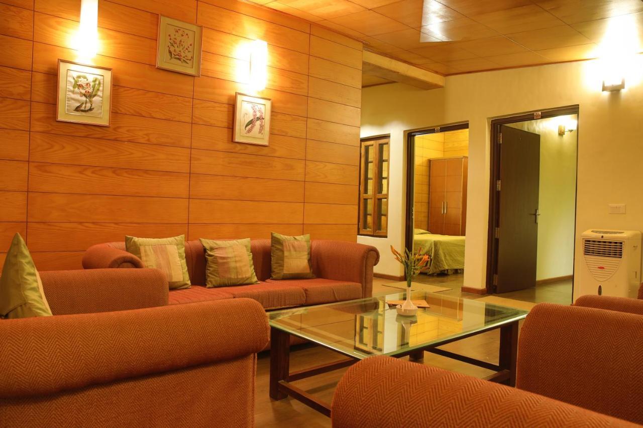 The Lake Resort Naukuchiatal Eksteriør bilde
