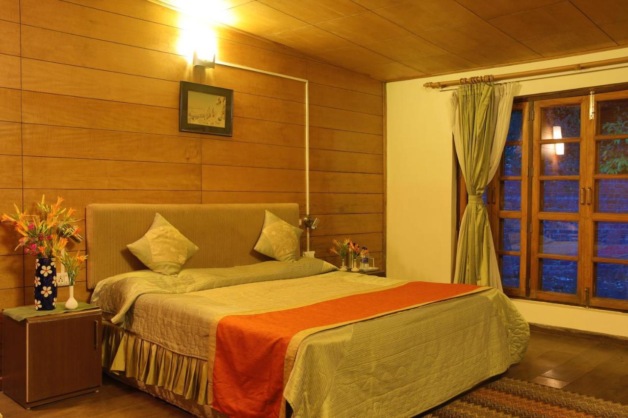 The Lake Resort Naukuchiatal Eksteriør bilde