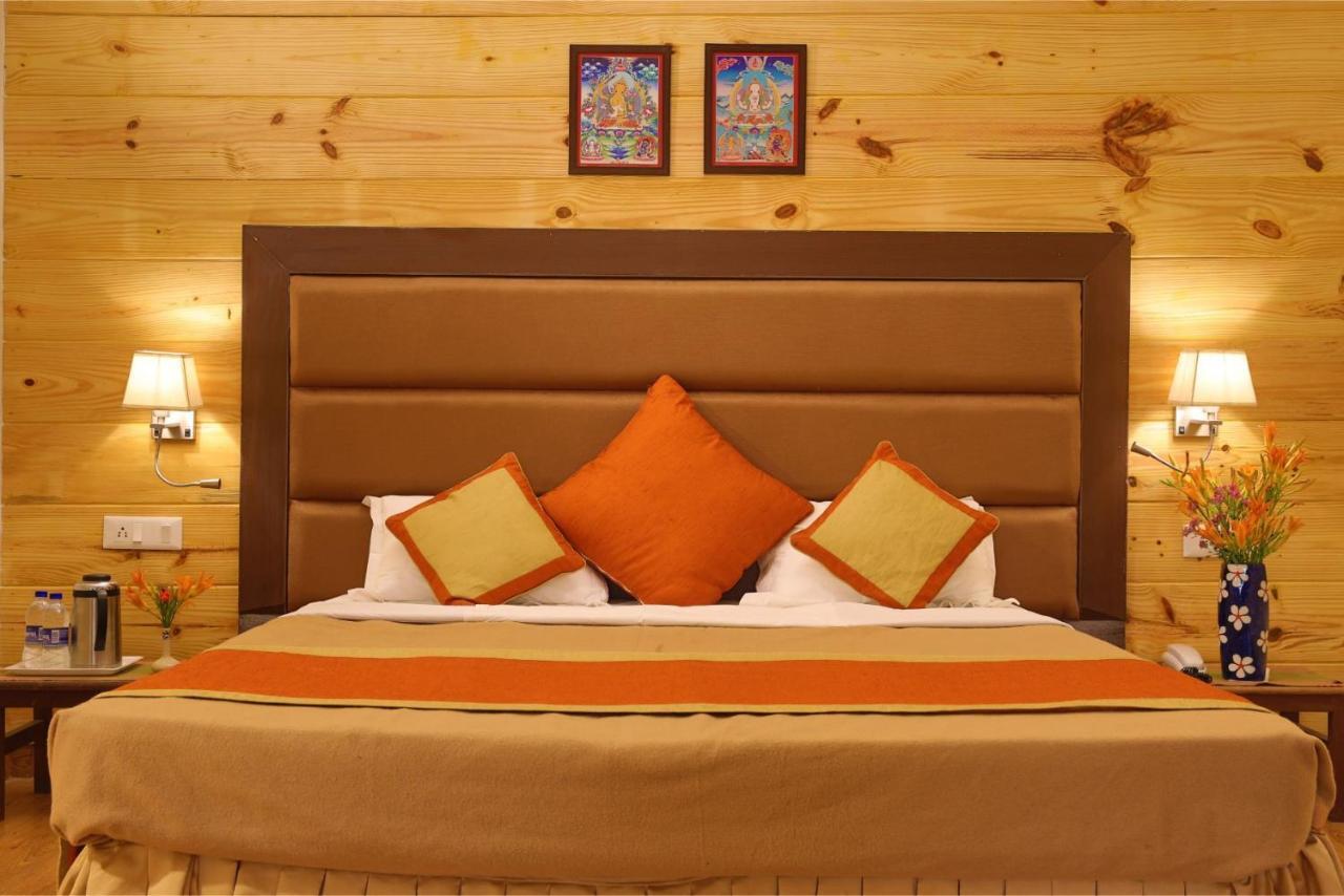 The Lake Resort Naukuchiatal Eksteriør bilde