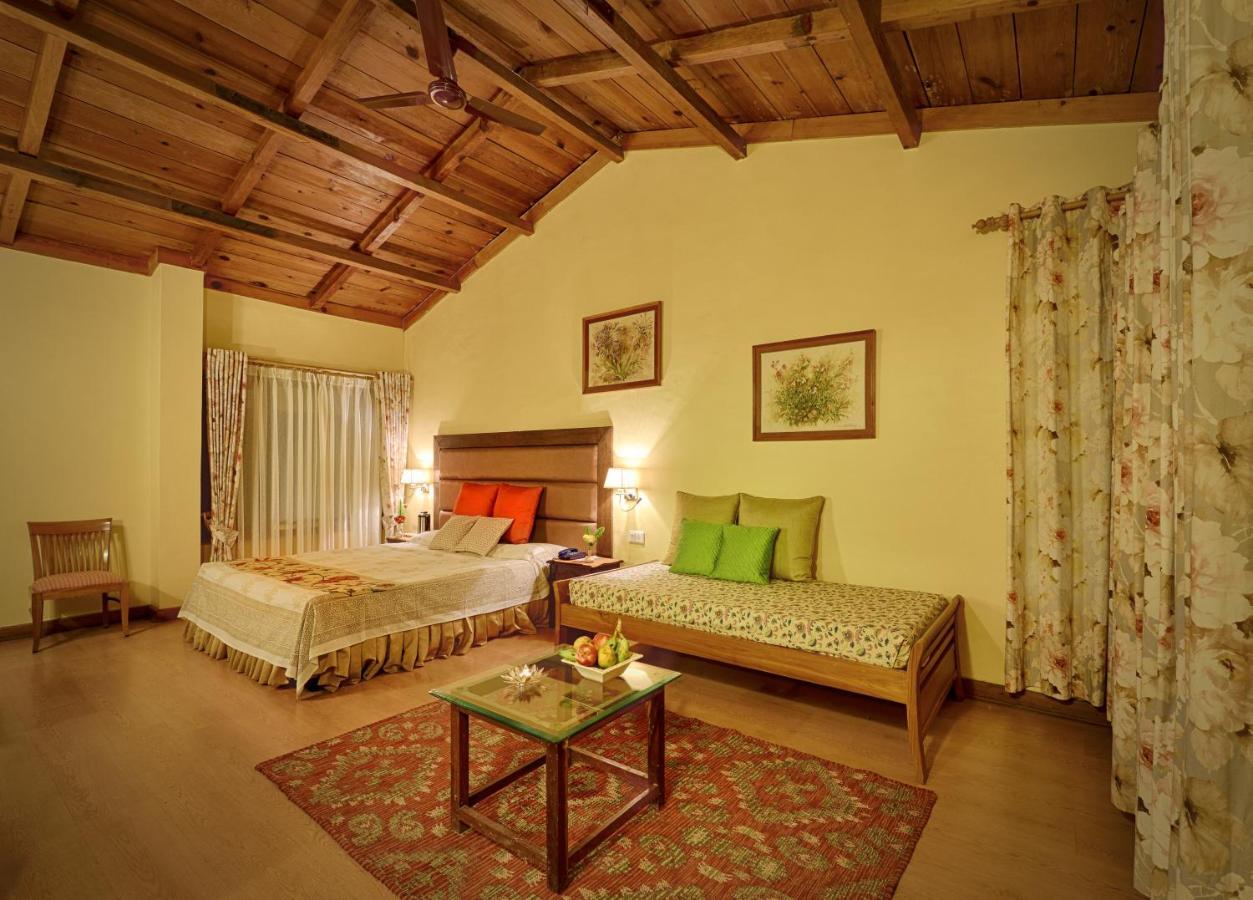 The Lake Resort Naukuchiatal Eksteriør bilde